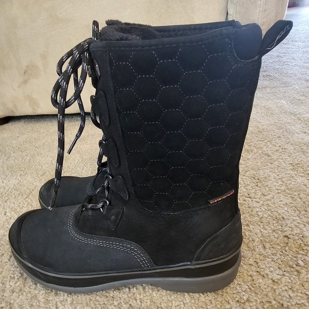 Women's Clarks quilted waterproof duck boots
